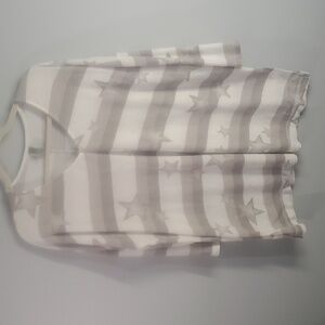 HONEYME V-Neck Tunic Top Womens Size XXL HONEYME CURVY Grey White stars Stripes